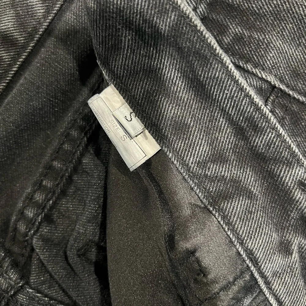 Black Boyfriend Jeans with High-Rise Waist - Picture 3 of 4